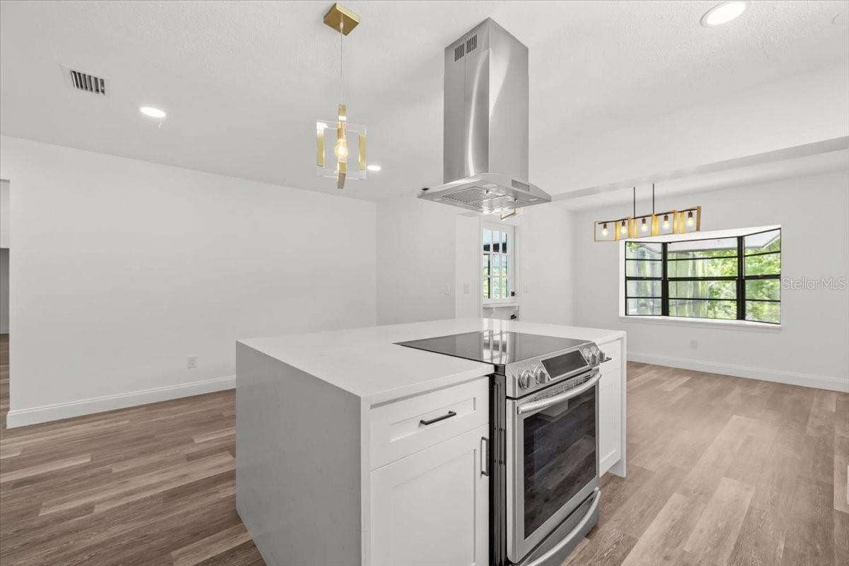 Image 14 of 51 For 11218 Creekview Drive