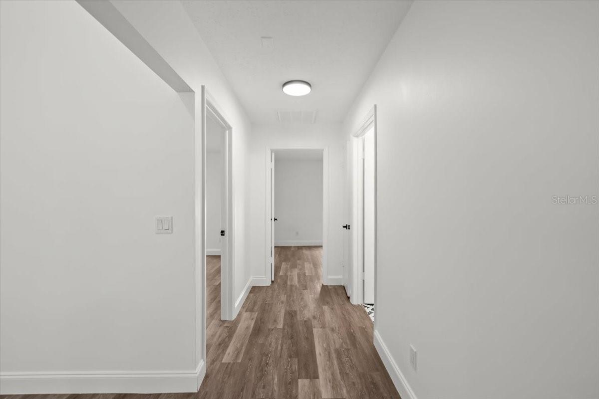 Image 17 of 51 For 11218 Creekview Drive