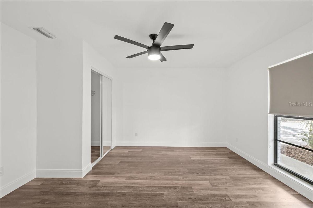 Image 20 of 51 For 11218 Creekview Drive