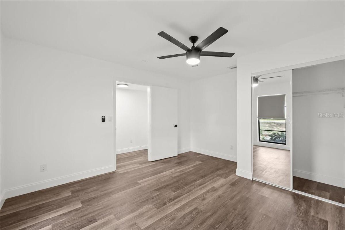 Image 21 of 51 For 11218 Creekview Drive