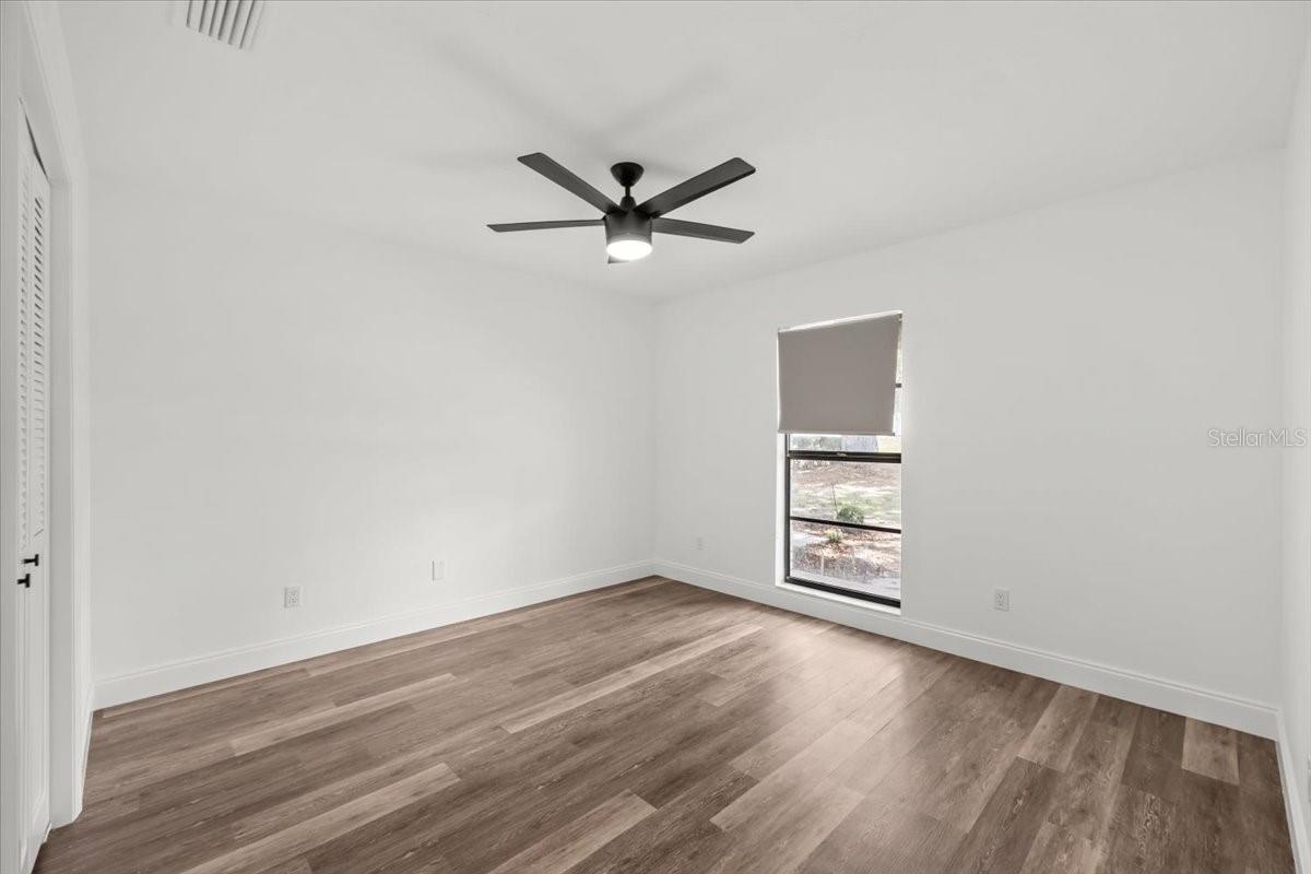 Image 22 of 51 For 11218 Creekview Drive