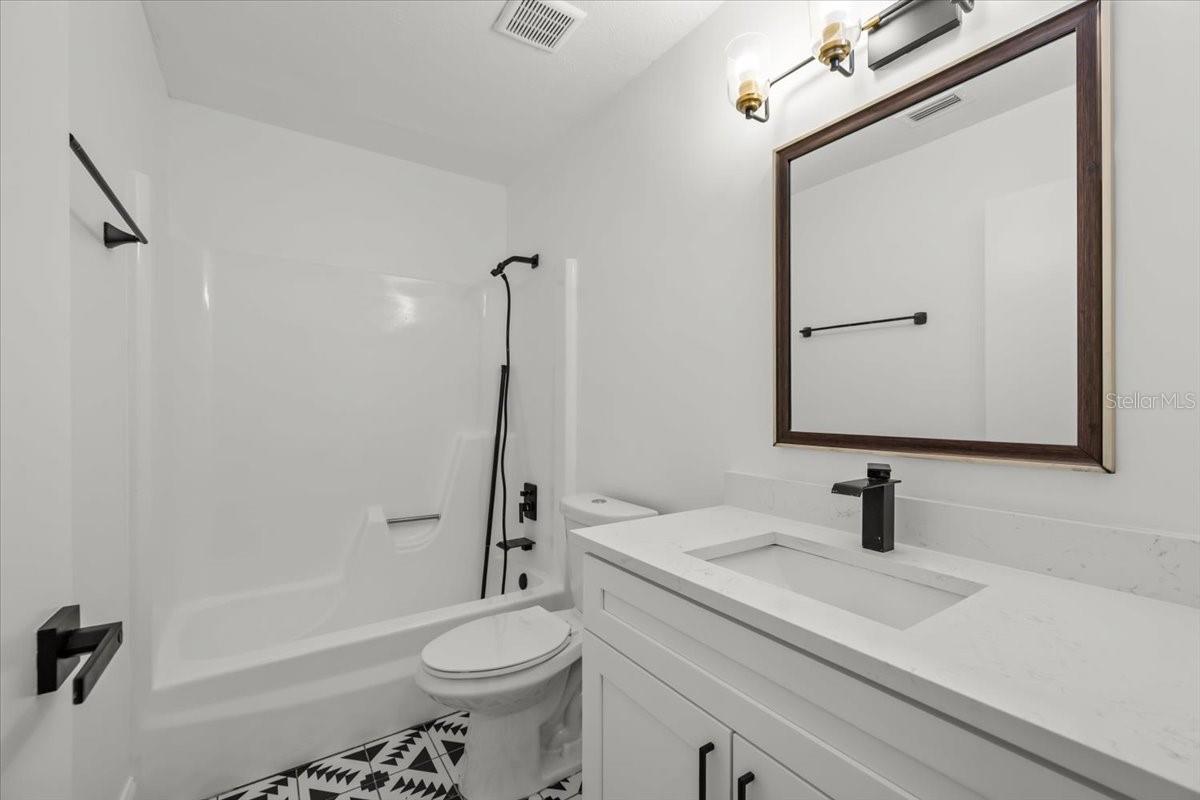 Image 25 of 51 For 11218 Creekview Drive