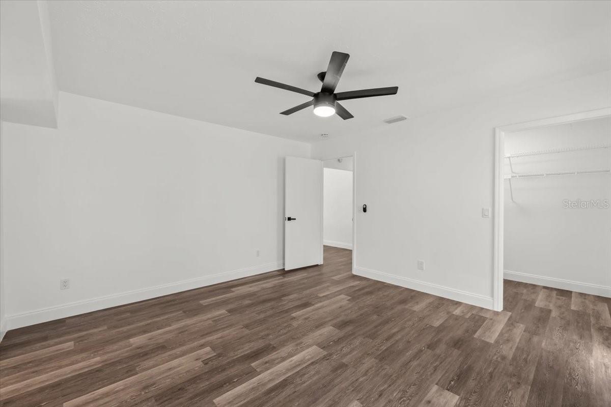 Image 29 of 51 For 11218 Creekview Drive