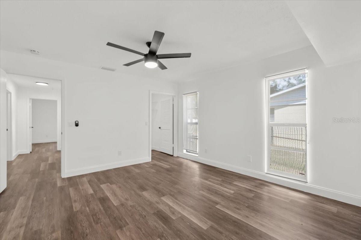 Image 32 of 51 For 11218 Creekview Drive