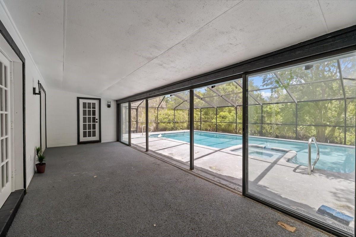 Image 38 of 51 For 11218 Creekview Drive