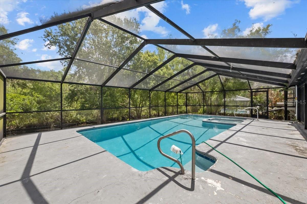 Image 43 of 51 For 11218 Creekview Drive