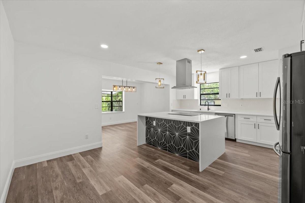 Image 7 of 51 For 11218 Creekview Drive