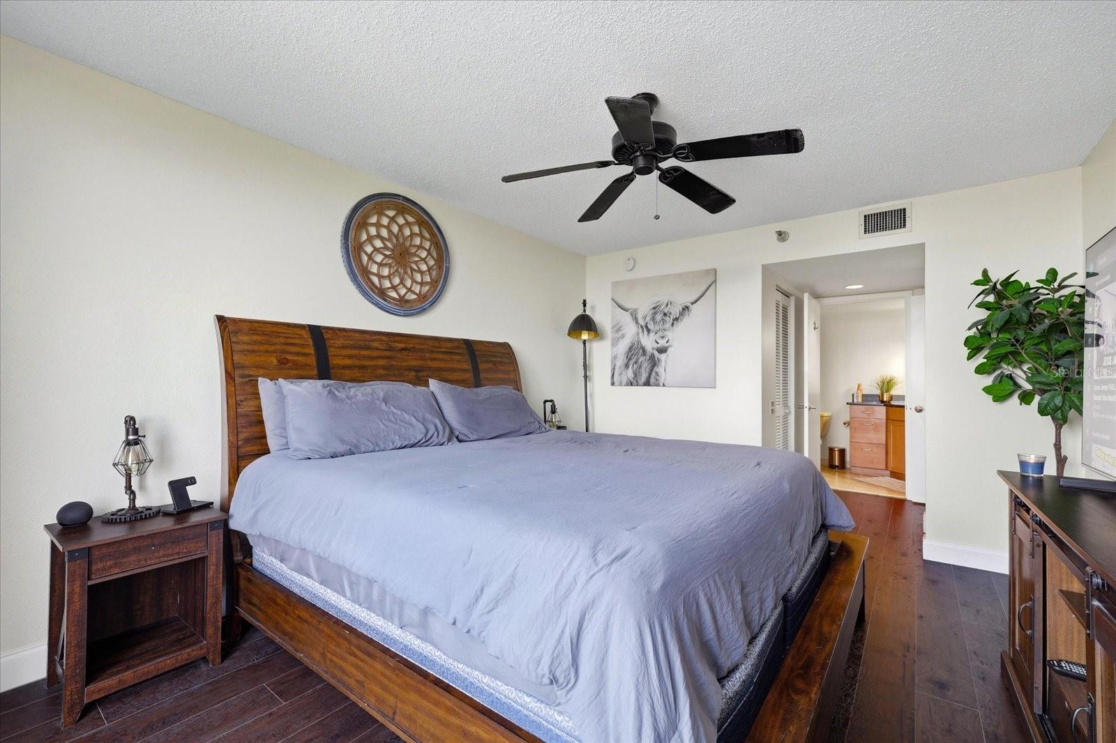 Image 11 of 44 For 2333 Feather Sound Drive B603