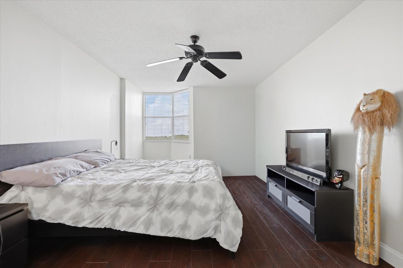 Image 15 of 44 For 2333 Feather Sound Drive B603