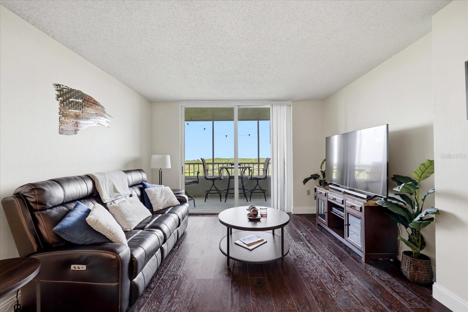 Image 4 of 44 For 2333 Feather Sound Drive B603