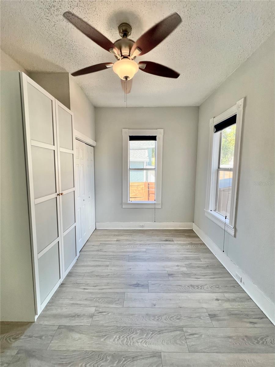 Image 13 of 25 For 111 Amelia Avenue