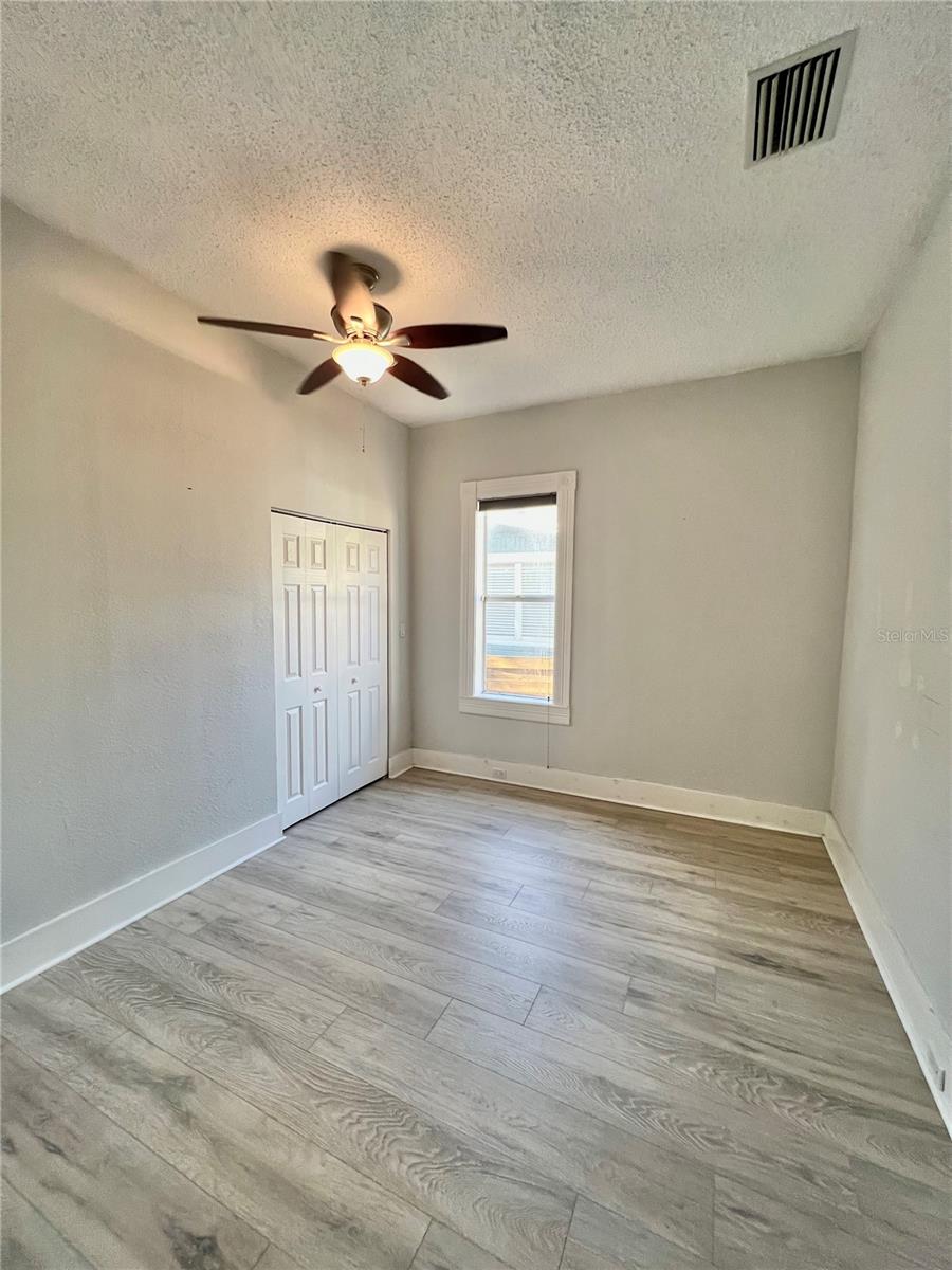 Image 15 of 25 For 111 Amelia Avenue