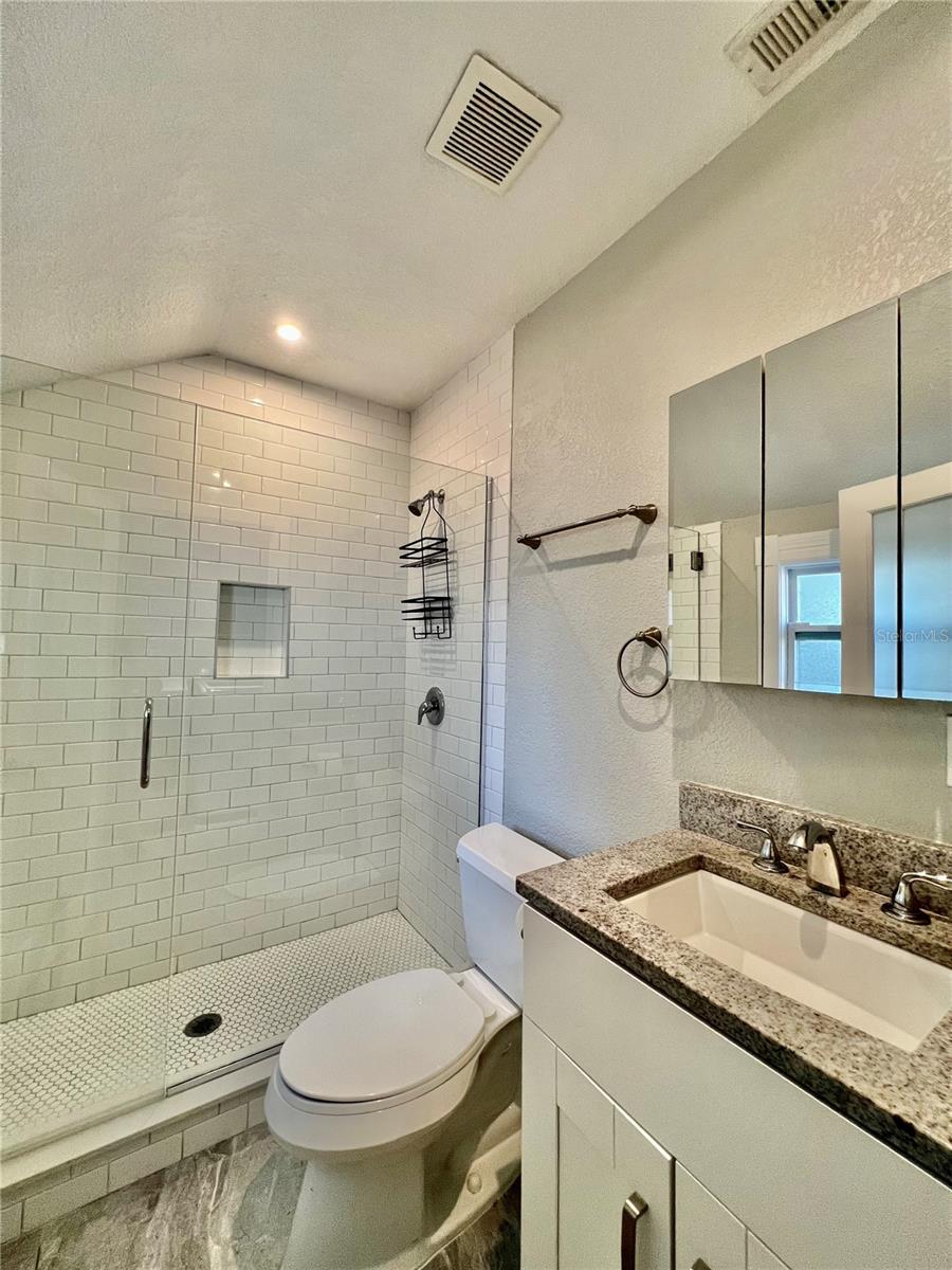 Image 21 of 25 For 111 Amelia Avenue