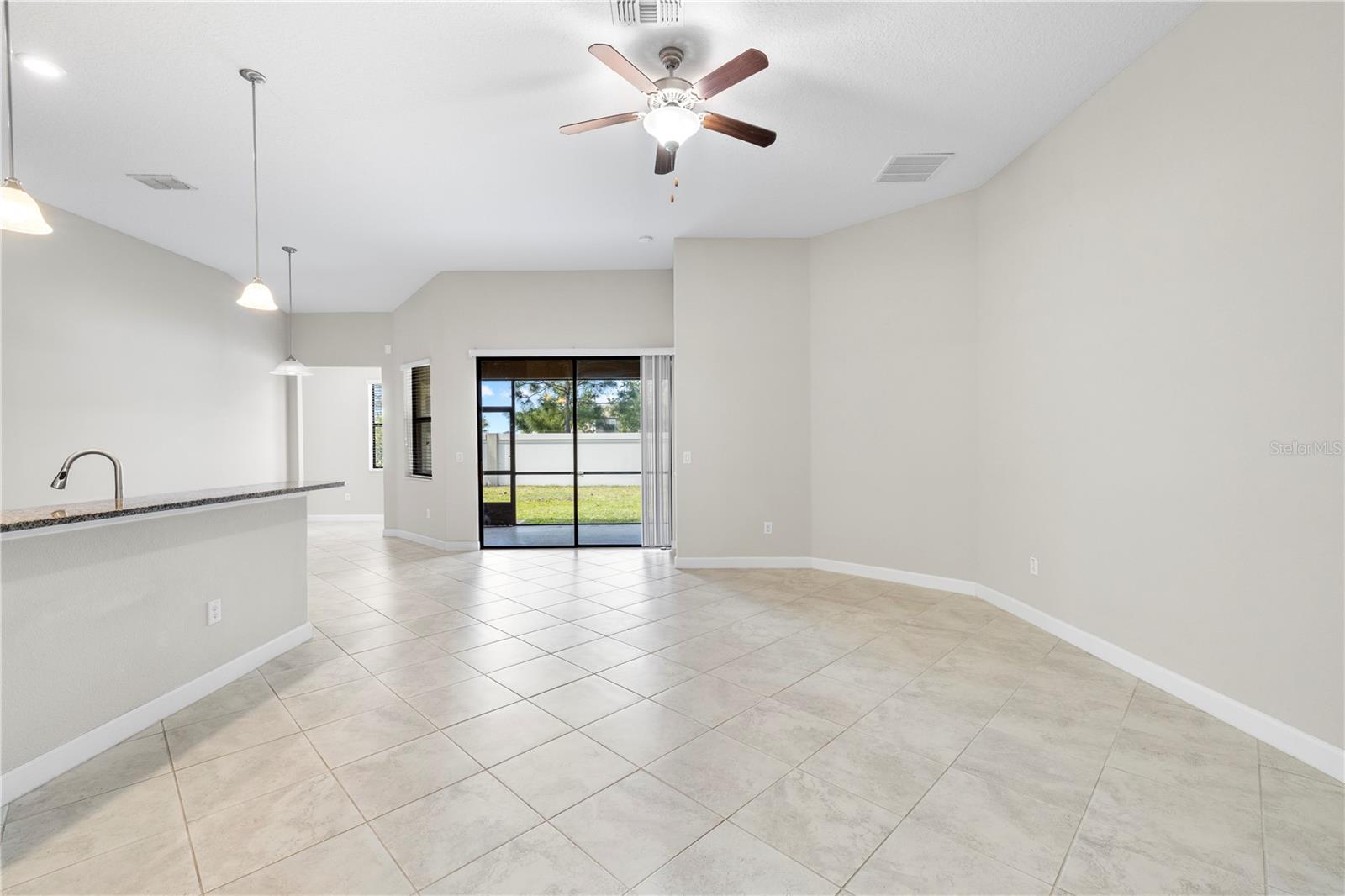 Listing photo id 10 for 9864 Smarty Jones Drive