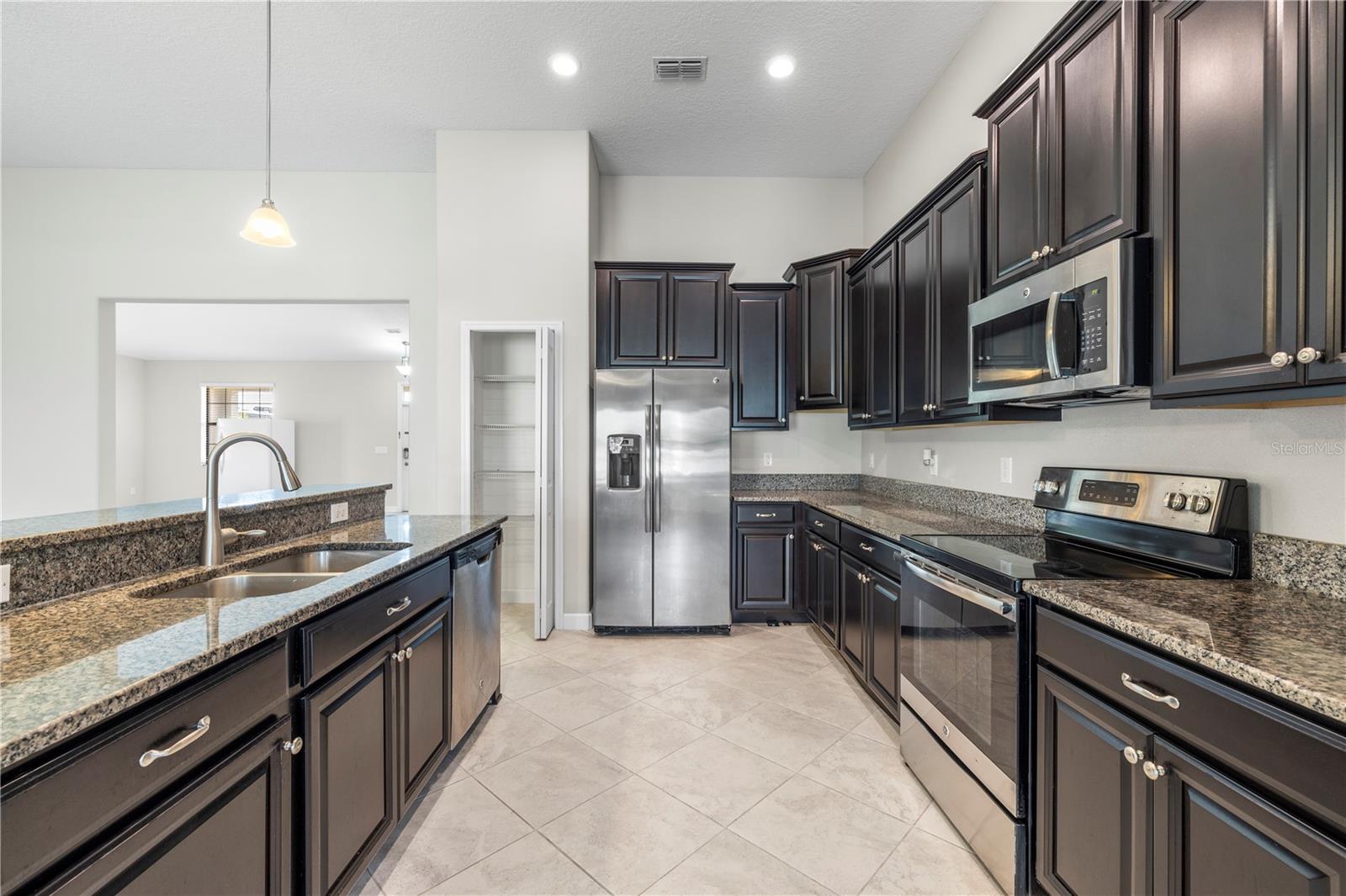 Listing photo id 16 for 9864 Smarty Jones Drive