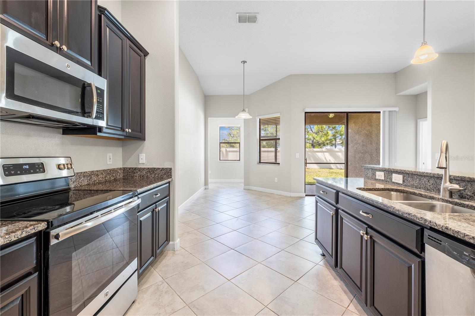 Listing photo id 18 for 9864 Smarty Jones Drive