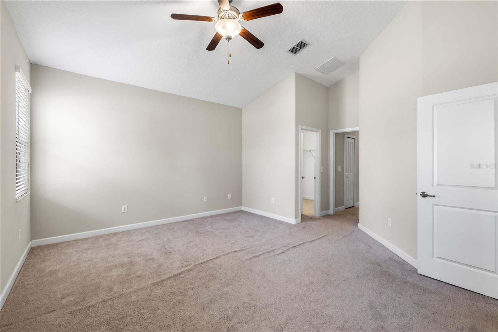 Listing photo id 26 for 9864 Smarty Jones Drive