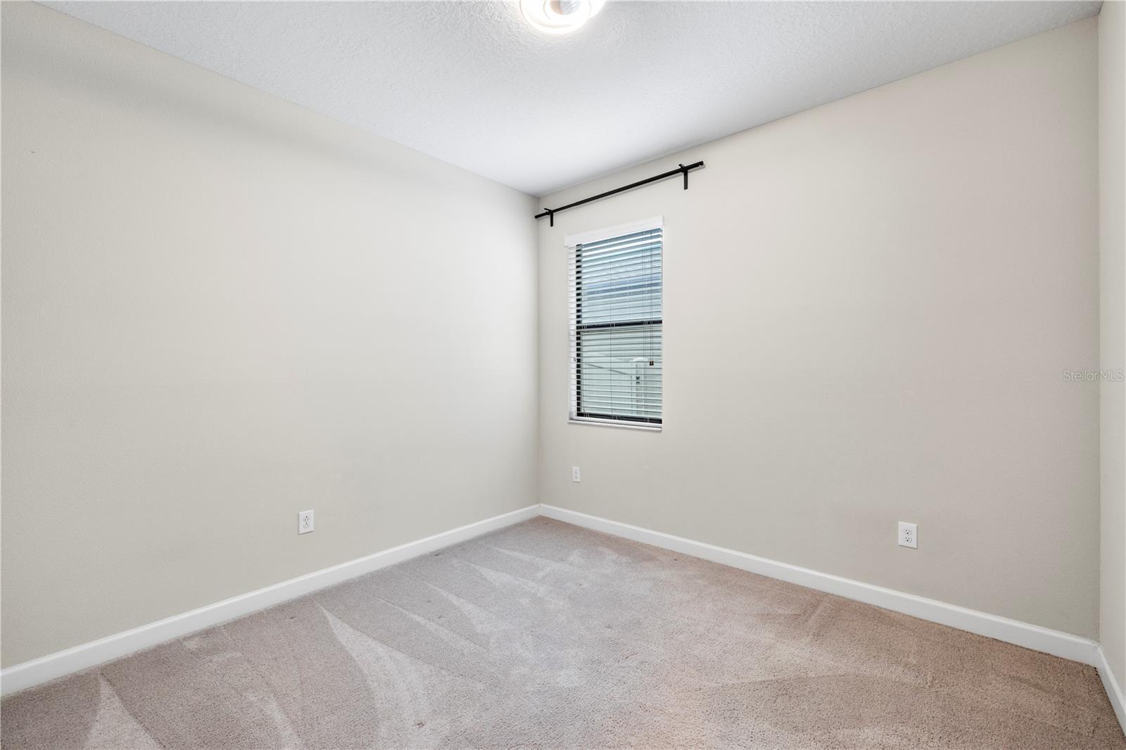 Listing photo id 40 for 9864 Smarty Jones Drive