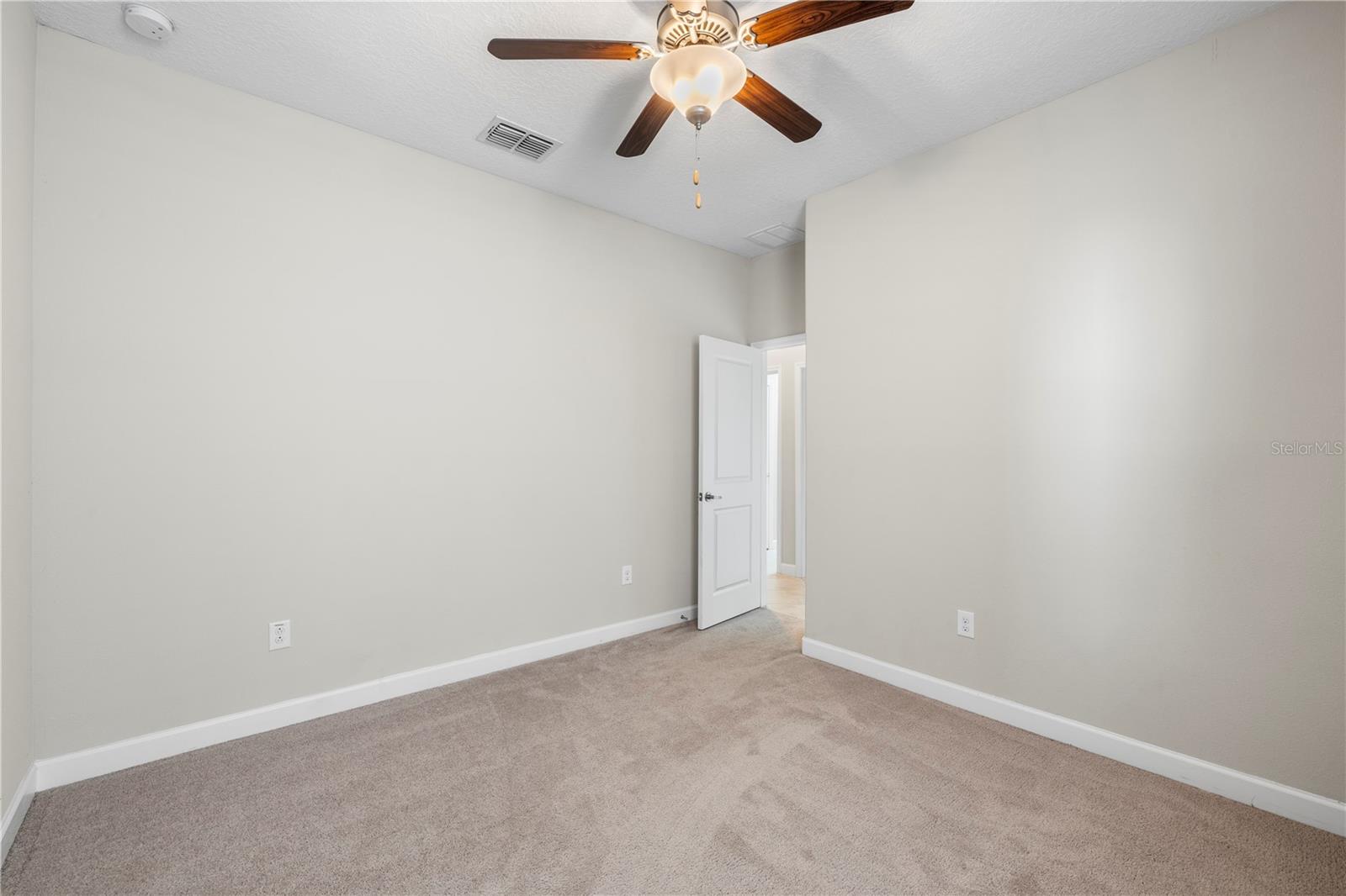 Listing photo id 45 for 9864 Smarty Jones Drive