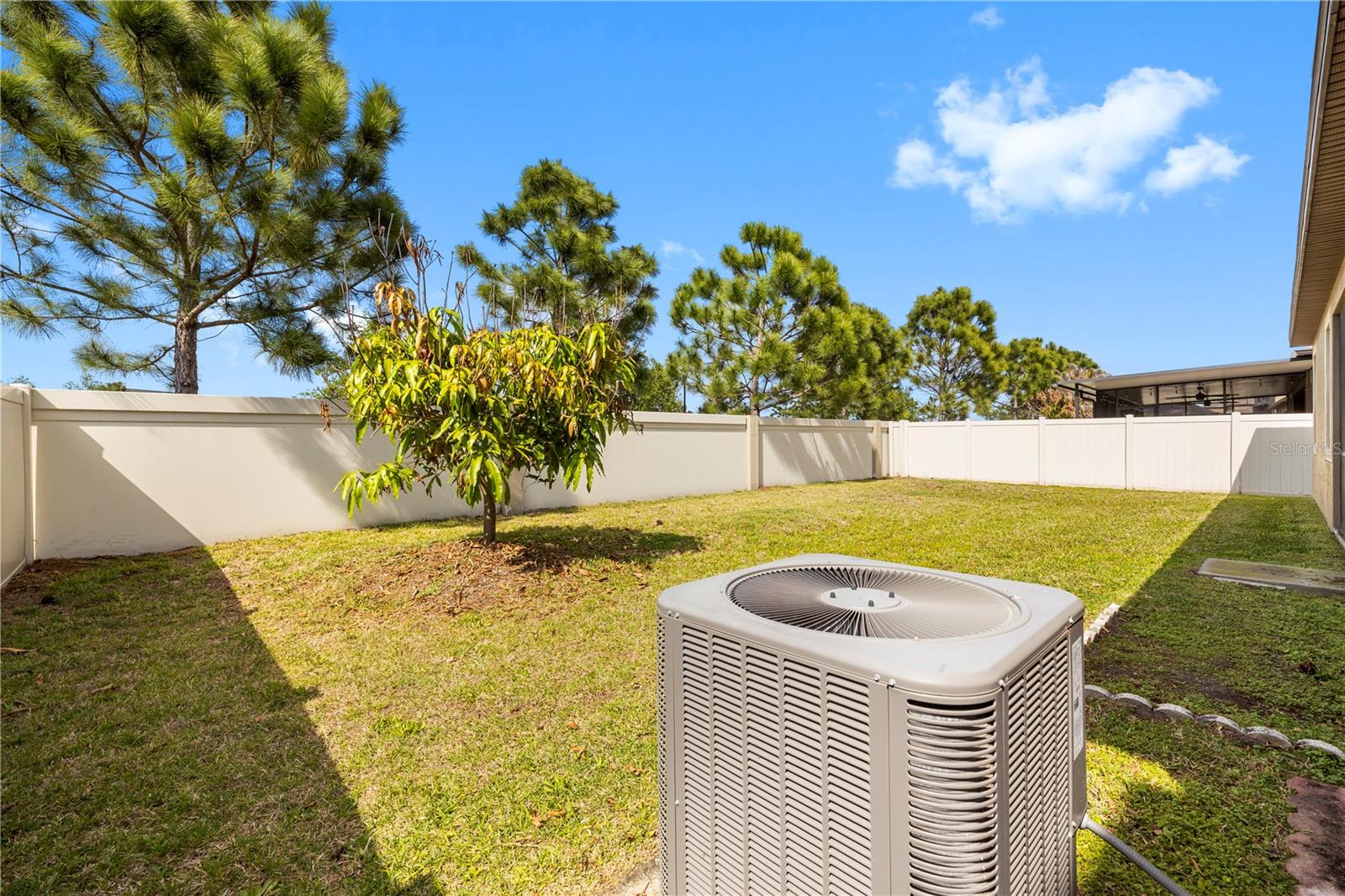 Listing photo id 51 for 9864 Smarty Jones Drive