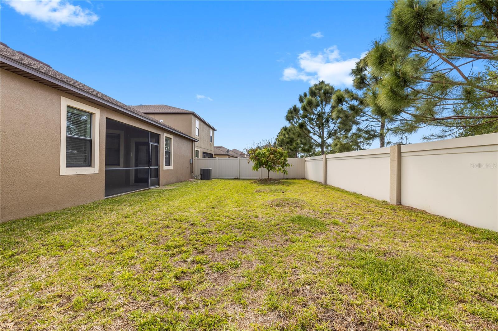 Listing photo id 53 for 9864 Smarty Jones Drive