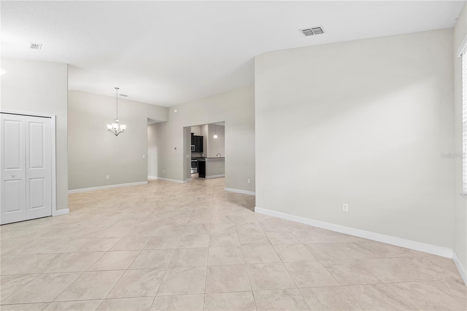 Listing photo id 4 for 9864 Smarty Jones Drive