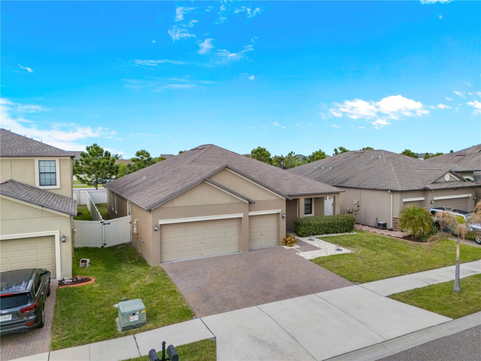 Listing photo id 61 for 9864 Smarty Jones Drive