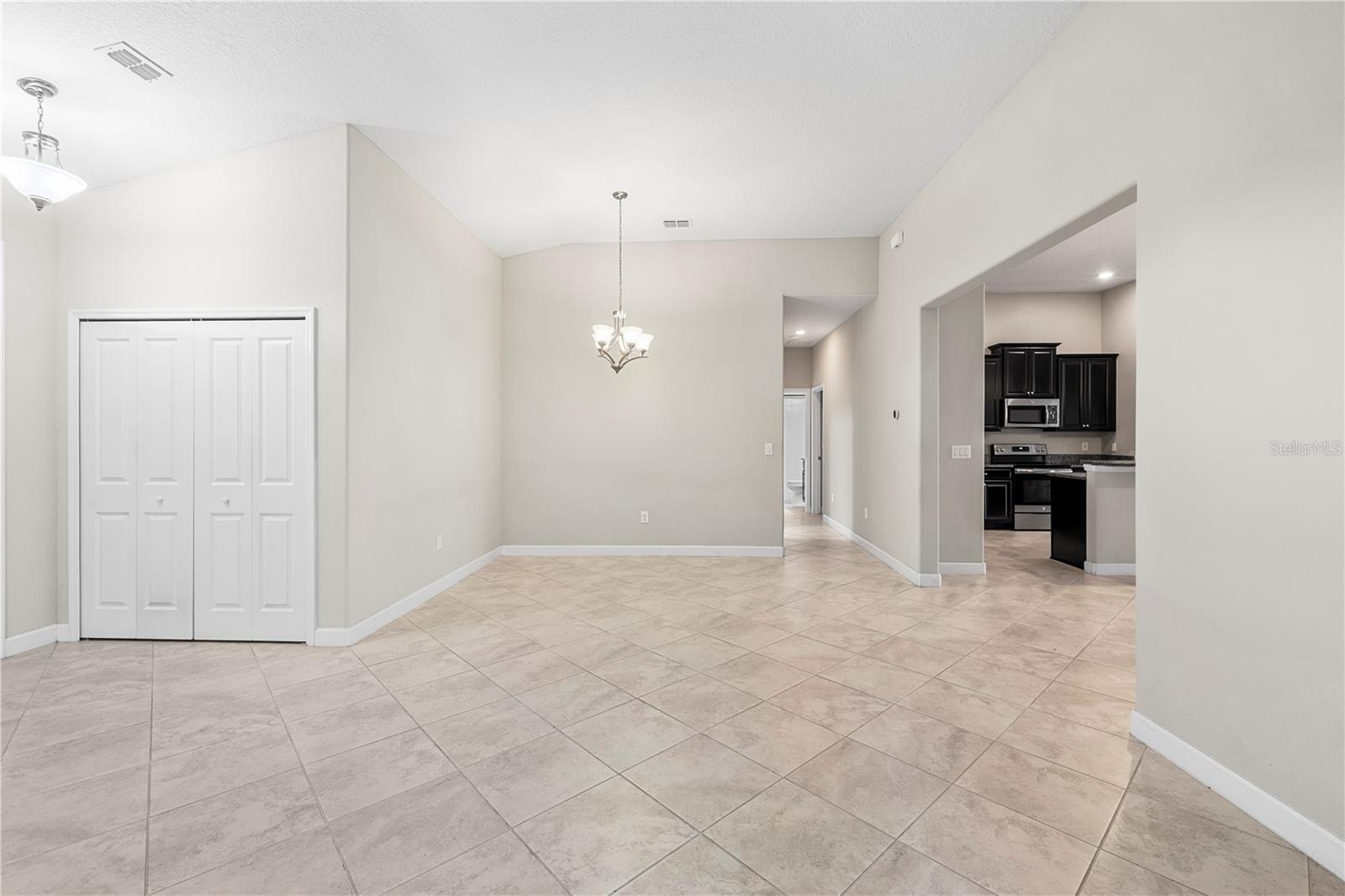 Listing photo id 5 for 9864 Smarty Jones Drive