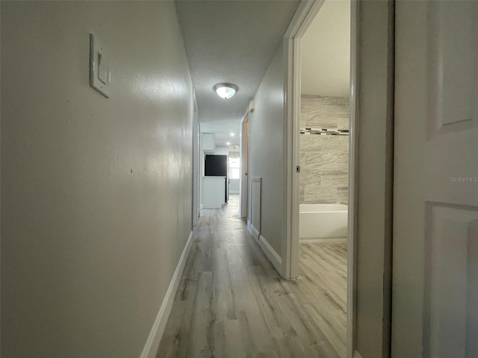 Image 13 of 32 For 139 Hunter Lake Drive B