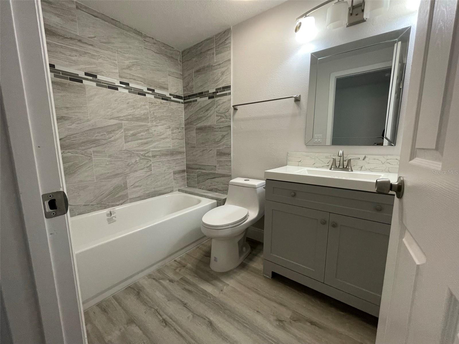 Image 17 of 32 For 139 Hunter Lake Drive B