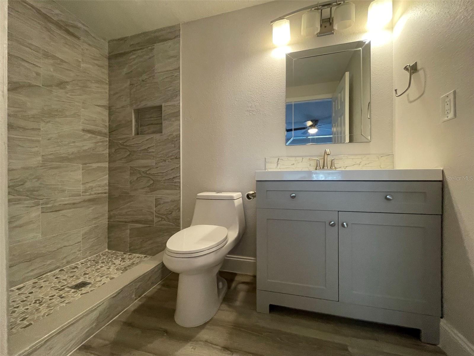 Image 21 of 32 For 139 Hunter Lake Drive B