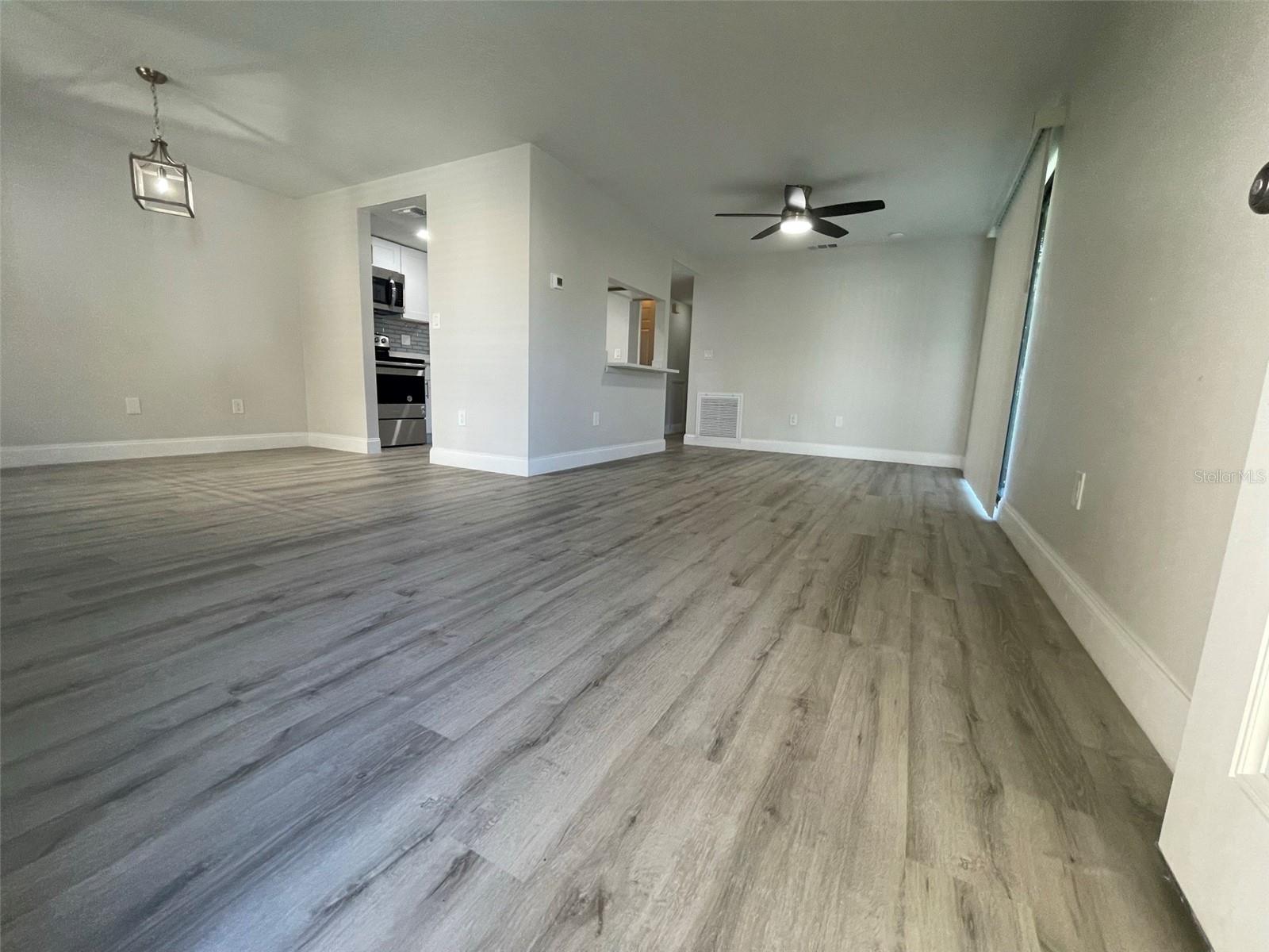 Image 3 of 32 For 139 Hunter Lake Drive B