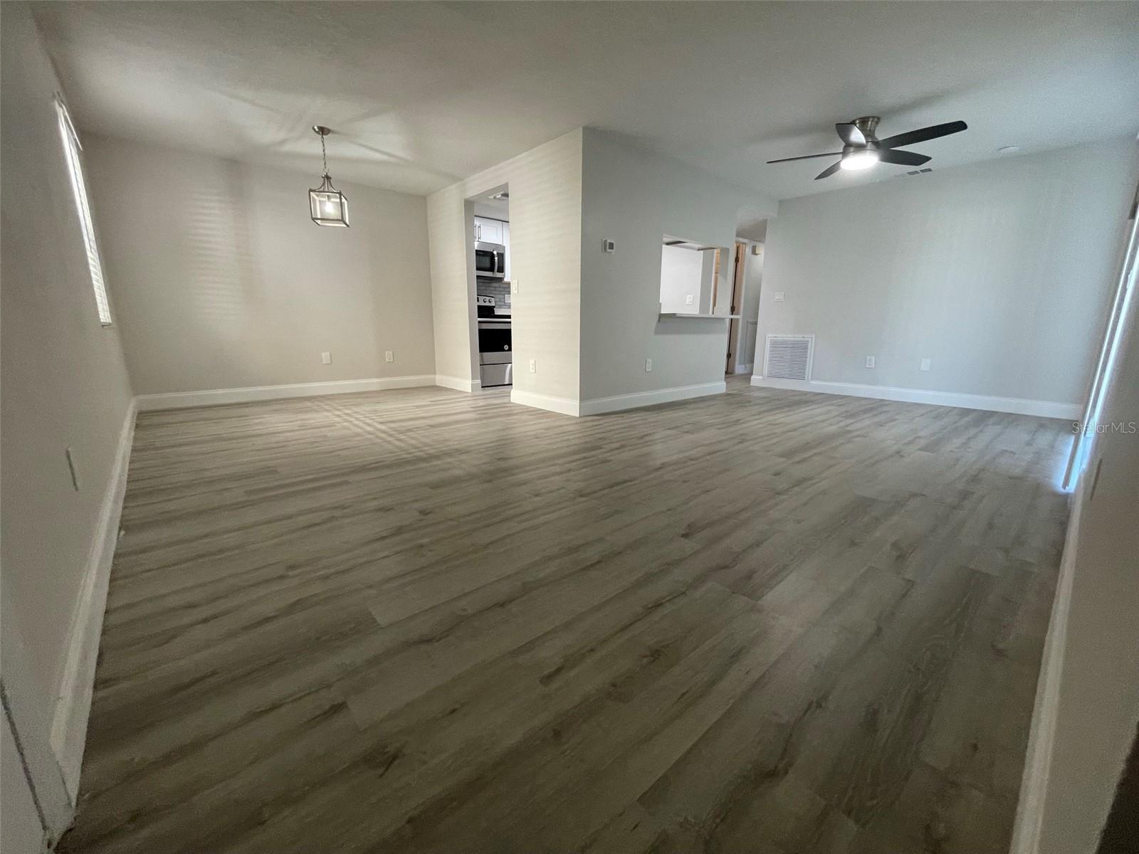 Image 4 of 32 For 139 Hunter Lake Drive B