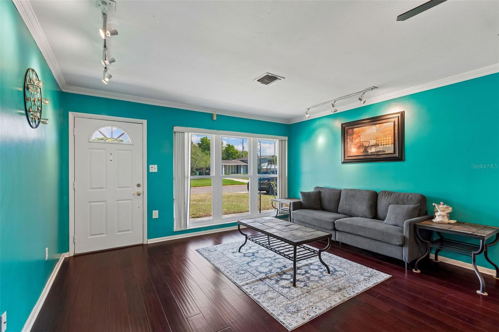 Listing photo id 9 for 4519 Cooper Place