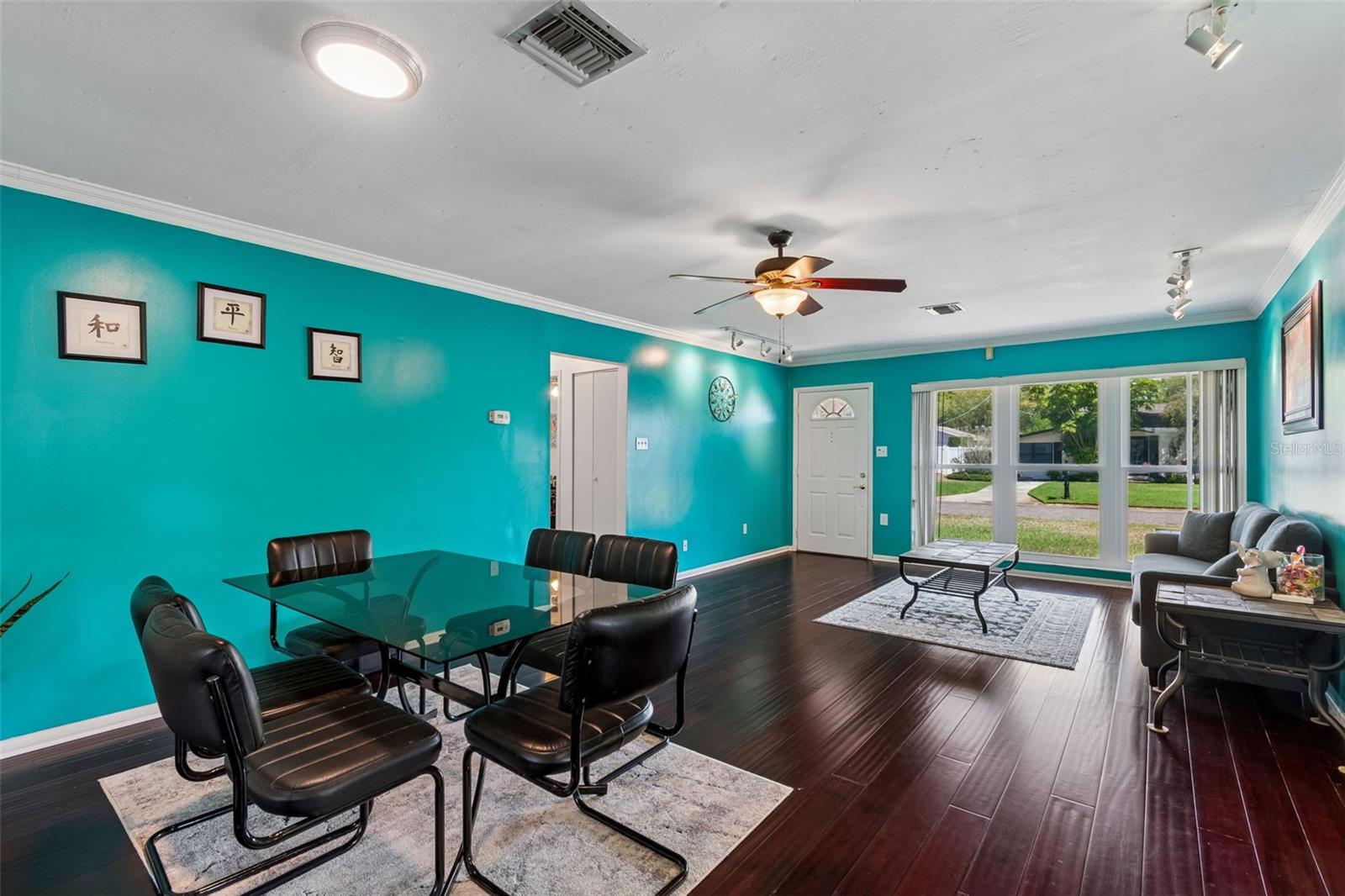 Listing photo id 13 for 4519 Cooper Place