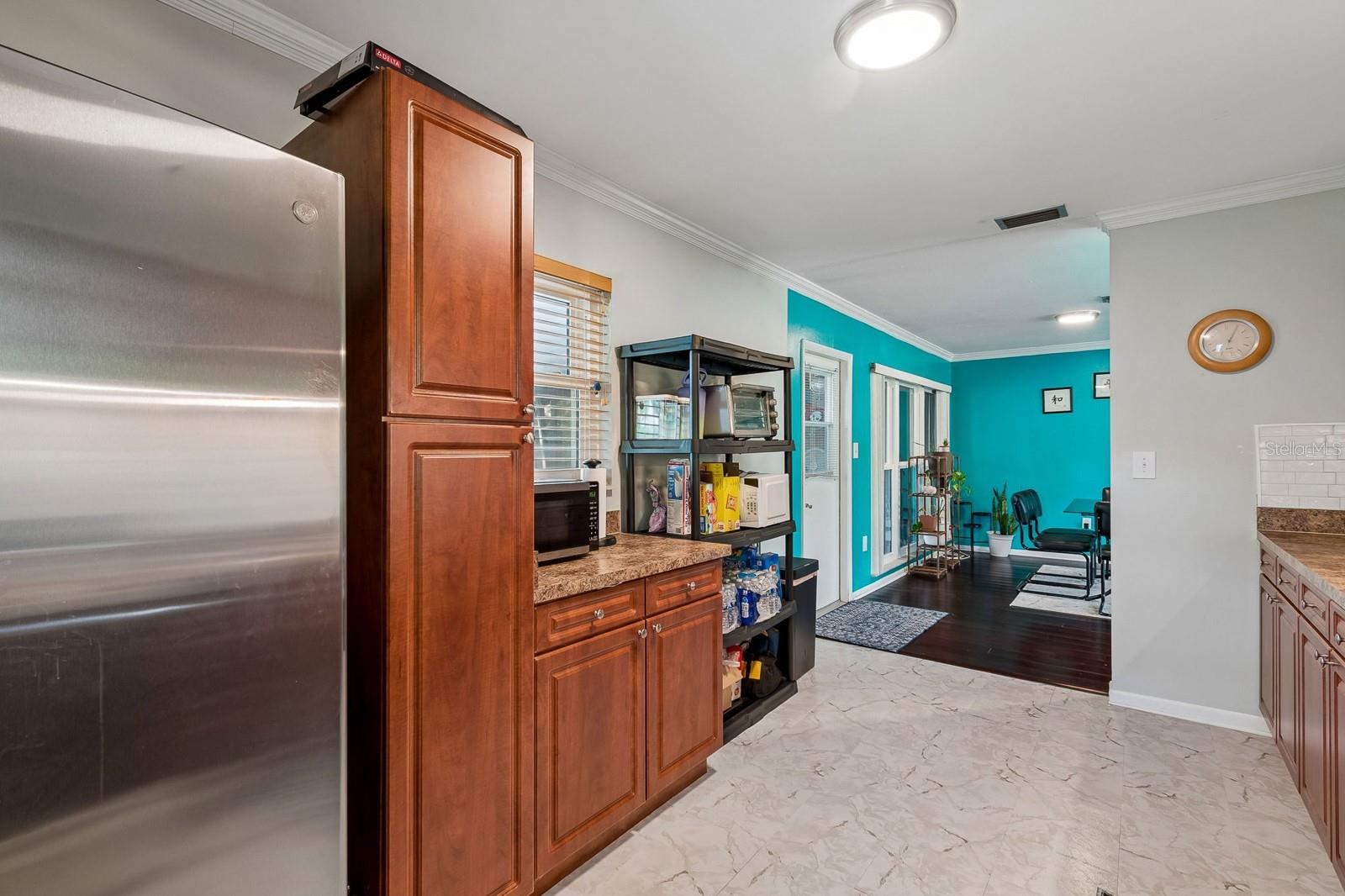 Listing photo id 20 for 4519 Cooper Place