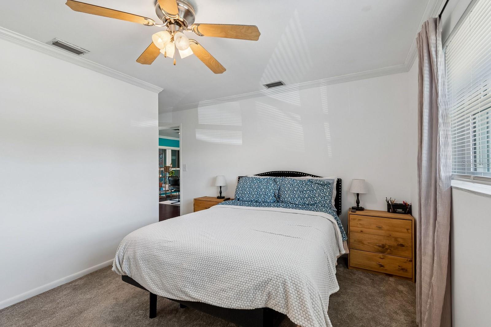 Listing photo id 23 for 4519 Cooper Place