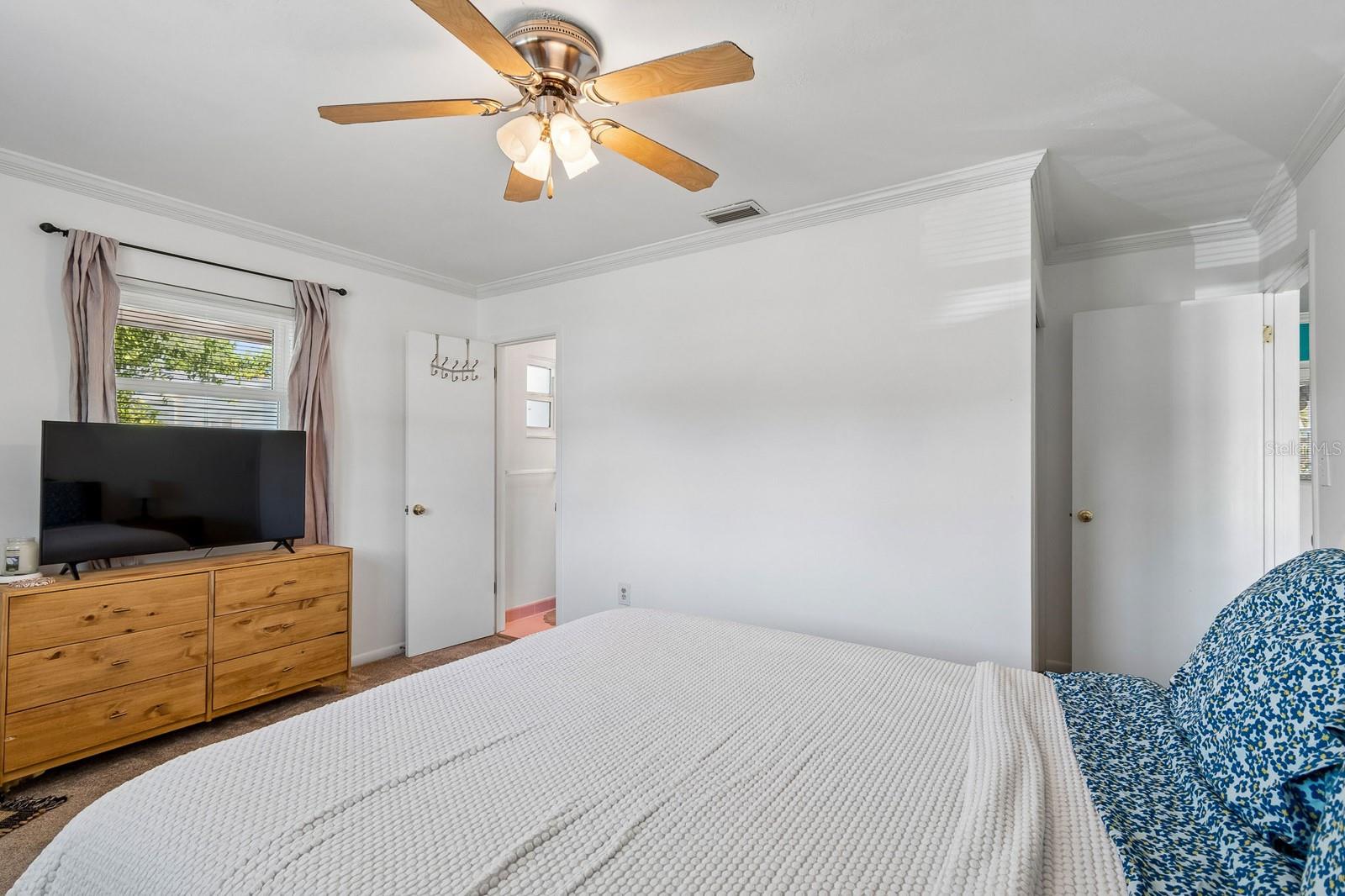 Listing photo id 24 for 4519 Cooper Place