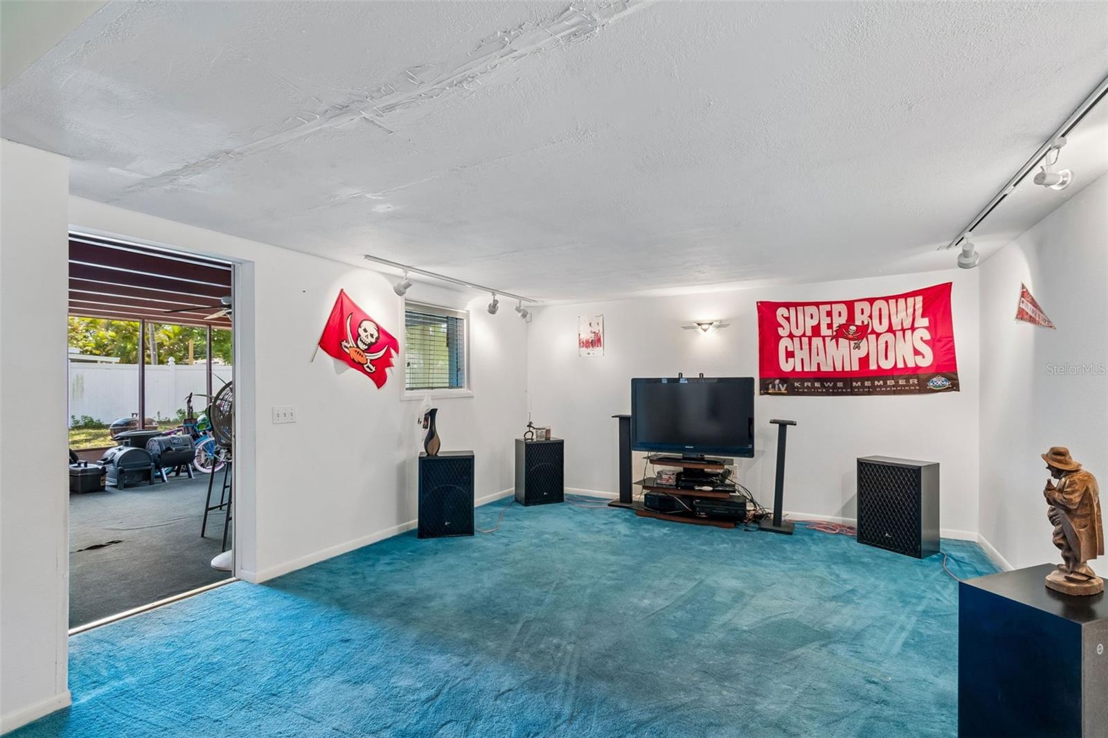 Listing photo id 30 for 4519 Cooper Place