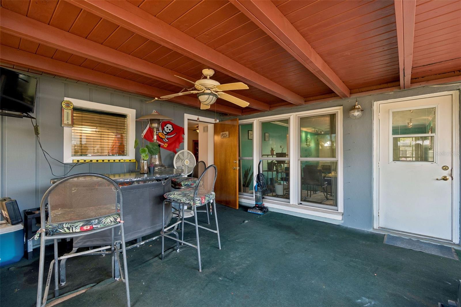 Listing photo id 34 for 4519 Cooper Place