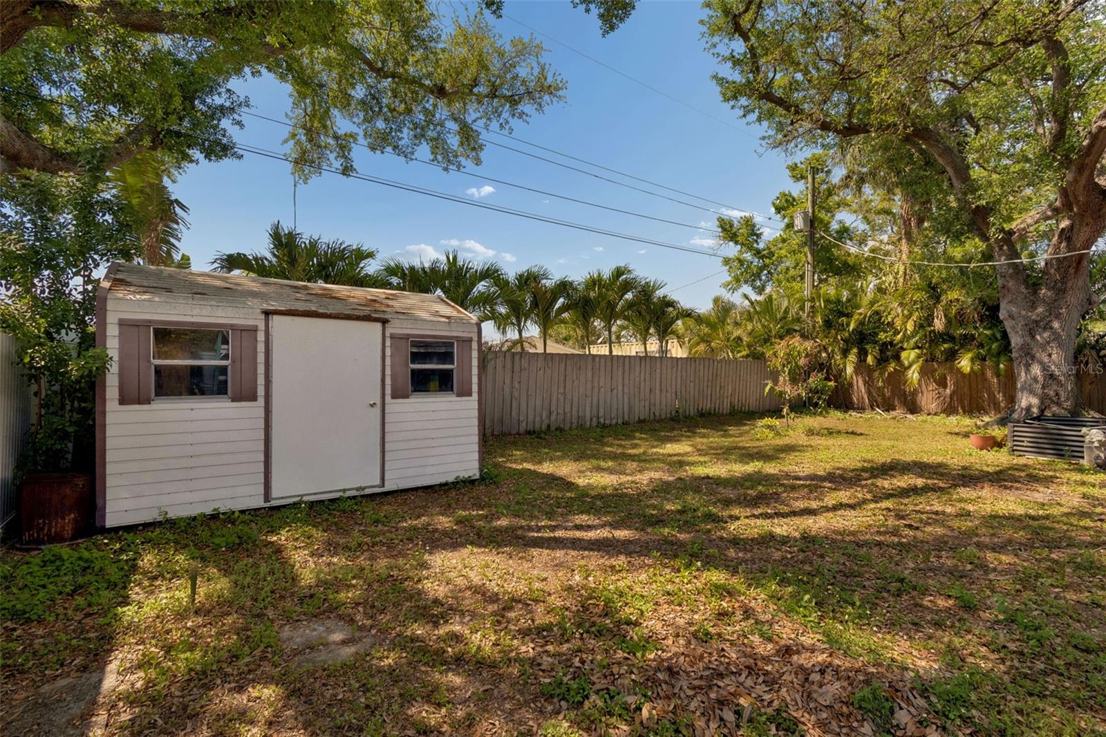 Listing photo id 37 for 4519 Cooper Place