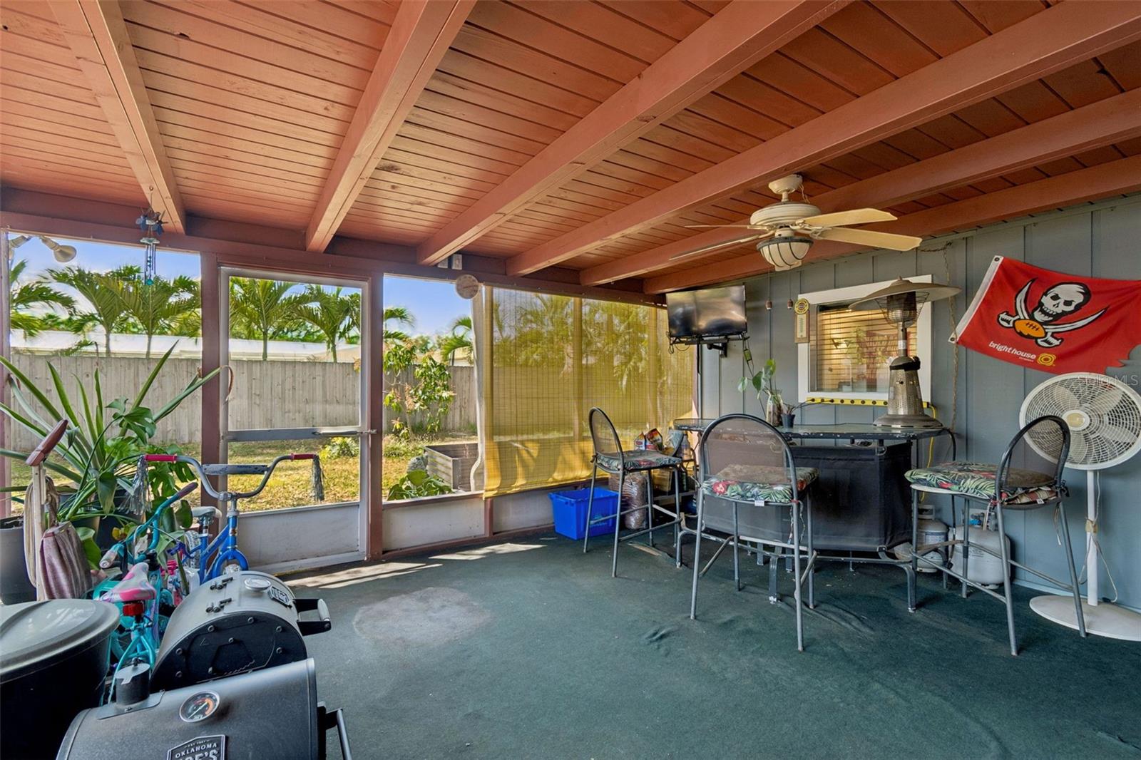 Listing photo id 2 for 4519 Cooper Place