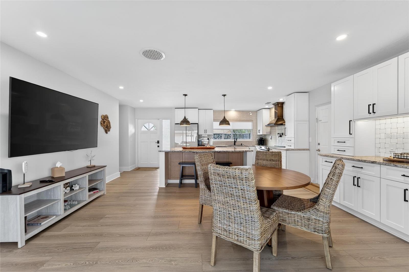 Image 16 of 77 For 2 79th Street S