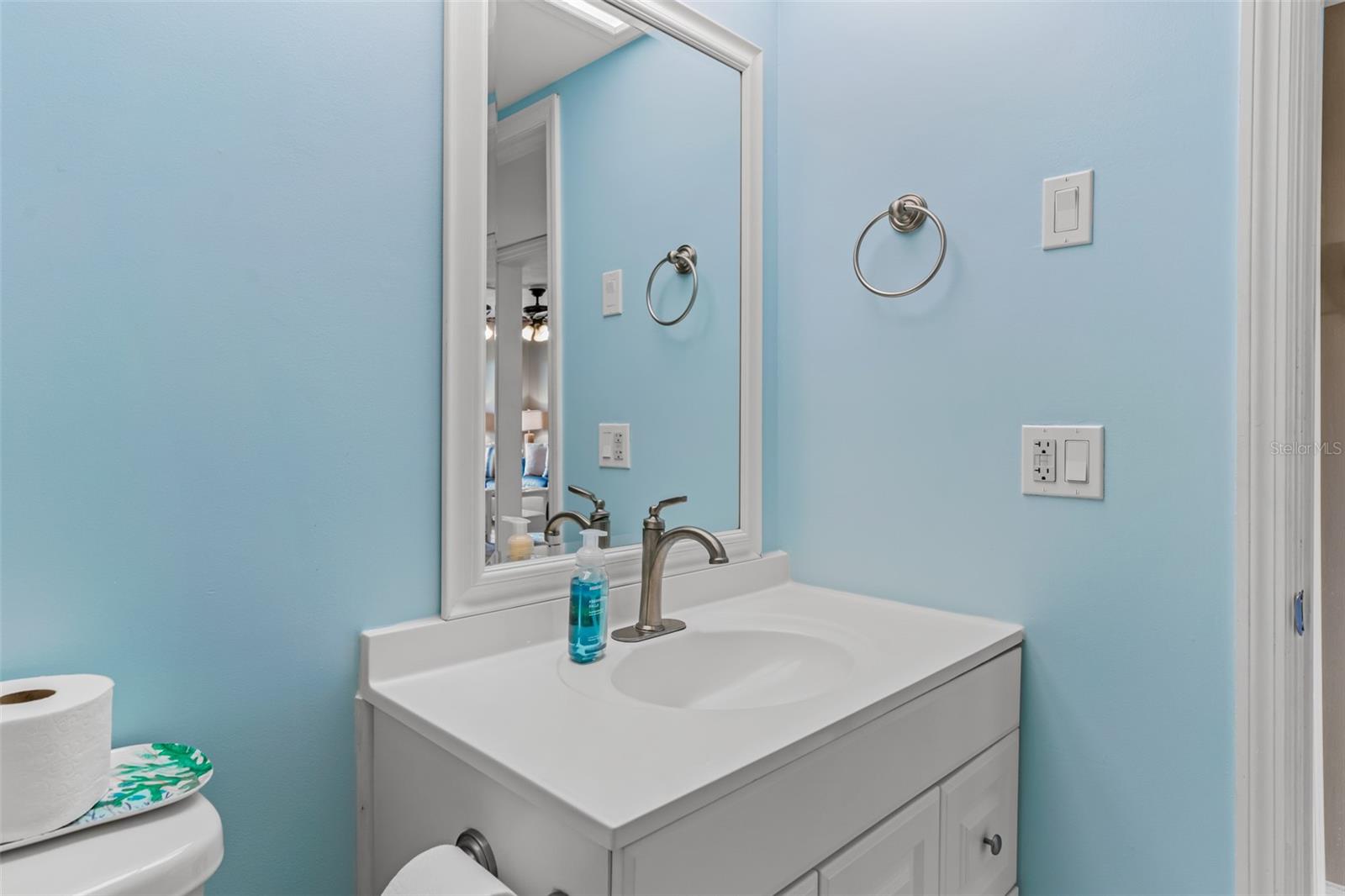 Image 15 of 16 For 19451 Gulf Boulevard 203