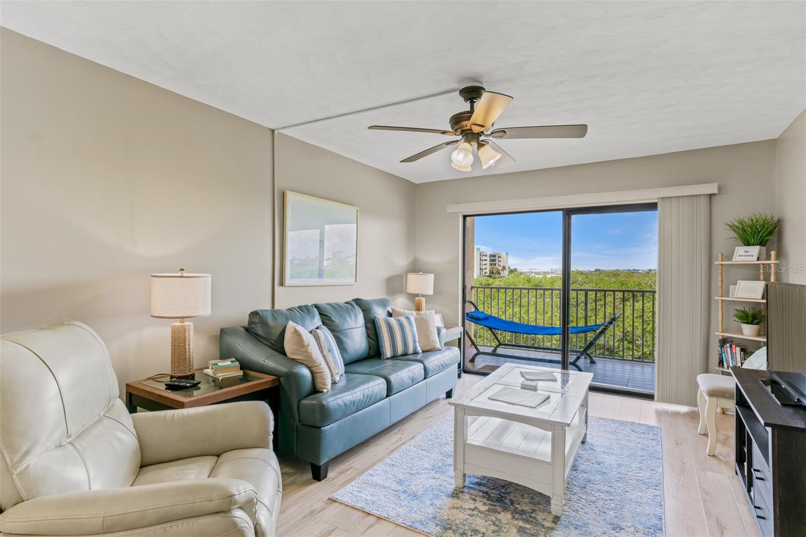 Image 16 of 16 For 19451 Gulf Boulevard 203