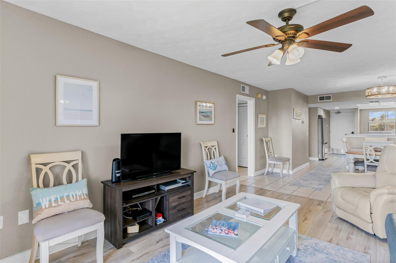 Image 3 of 16 For 19451 Gulf Boulevard 203