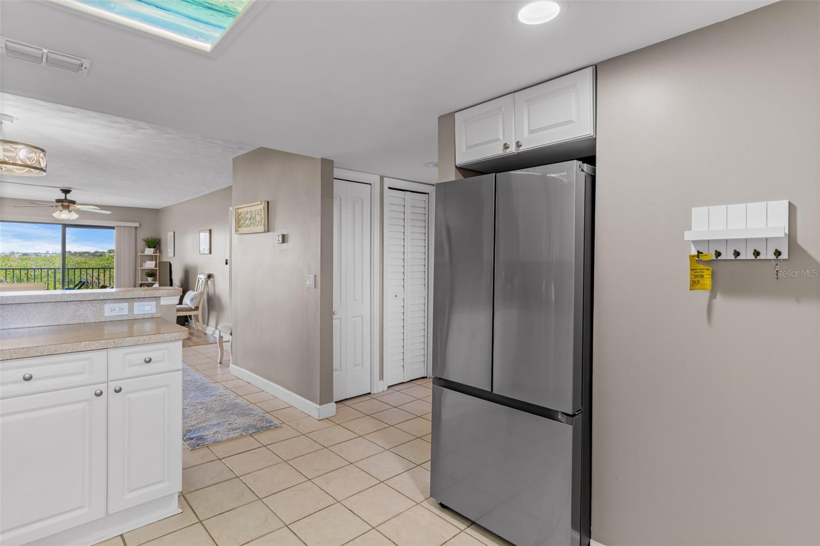 Image 9 of 16 For 19451 Gulf Boulevard 203