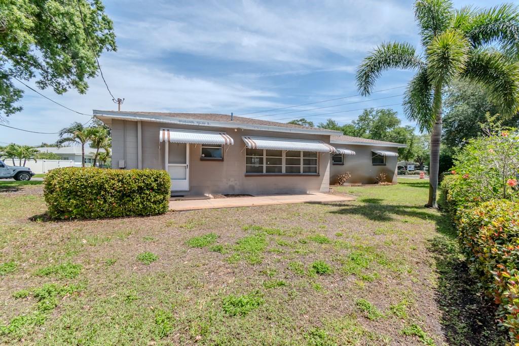 Image 6 of 35 For 5800 21st Avenue S