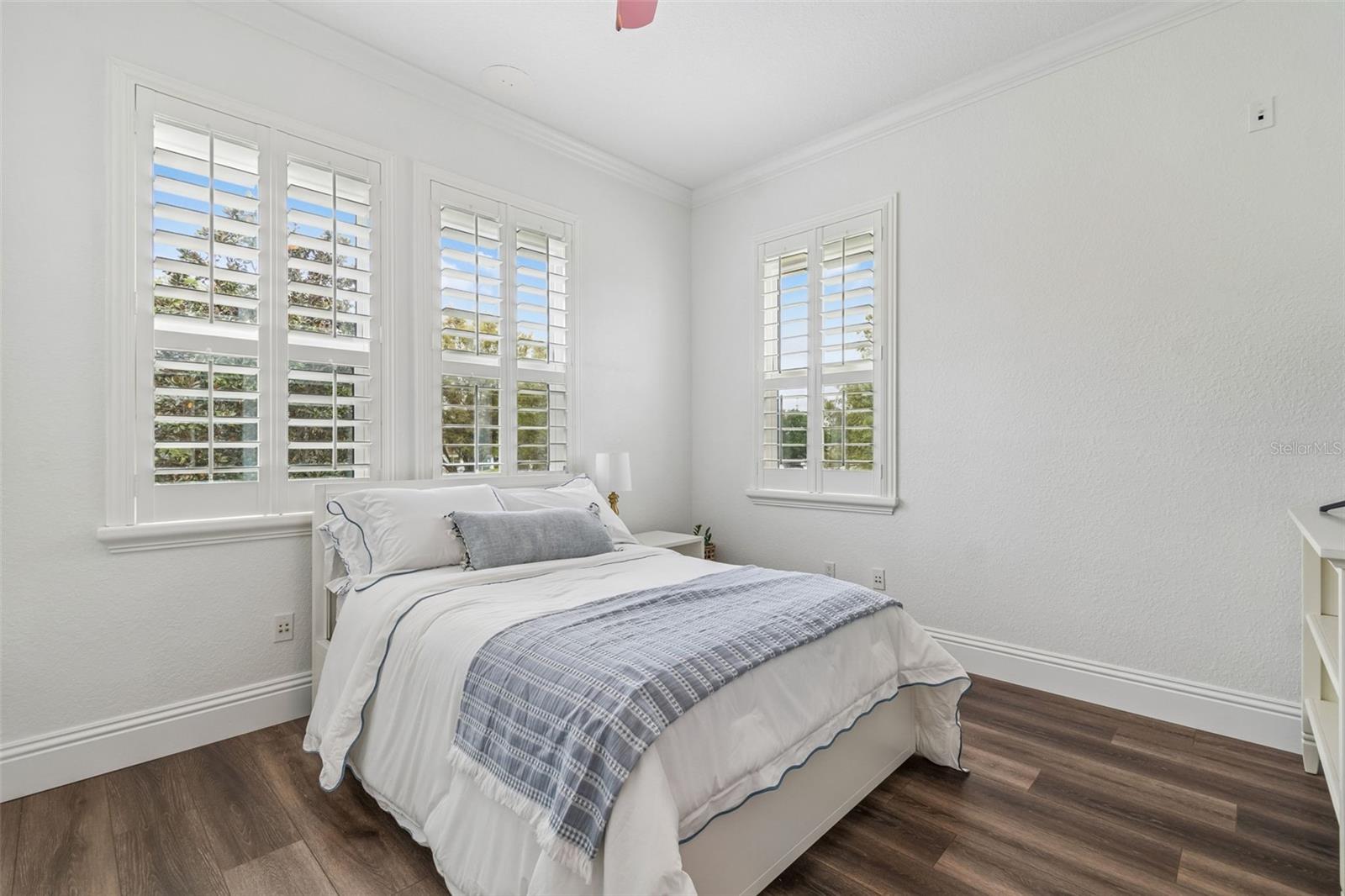 Image 38 of 60 For 8603 Alafia Hills