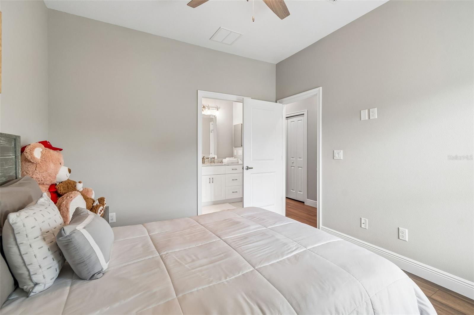 Image 52 of 60 For 8603 Alafia Hills